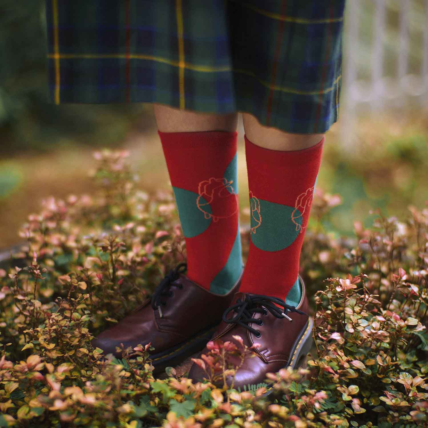 Three Legged Pair : 2+1 socks (Red &amp; Dark Fern Green)